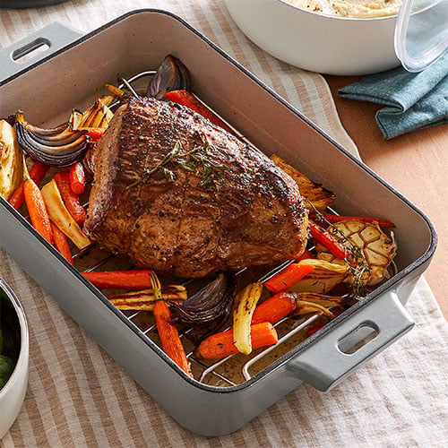 14″ x 10″ (35-cm x 25-cm) Enameled Cast Iron Pan - Image 3