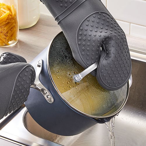 4-qt. (3.8-L) Brilliance Nonstick Sauce Pan - Image 3