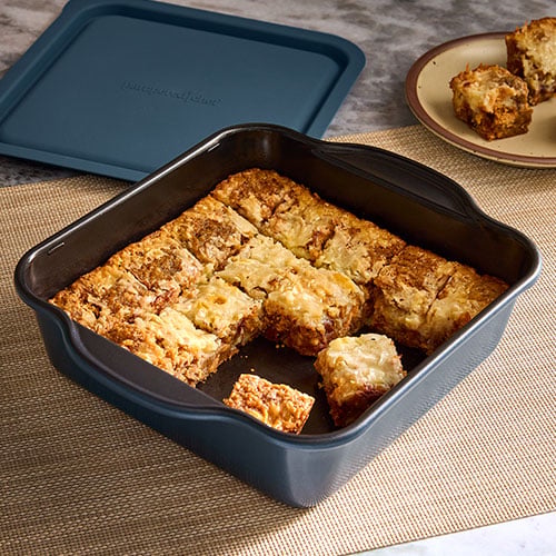 8″ (20-cm) Brilliance Nonstick Square Pan With Lid